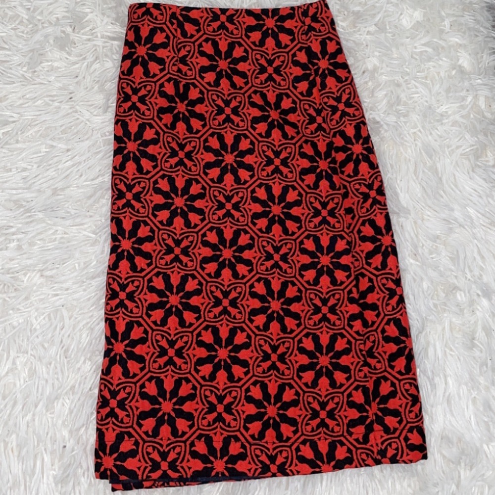 3 for $15 Forever 21 Floral Pattern Work Skirt - Picture 3 of 4